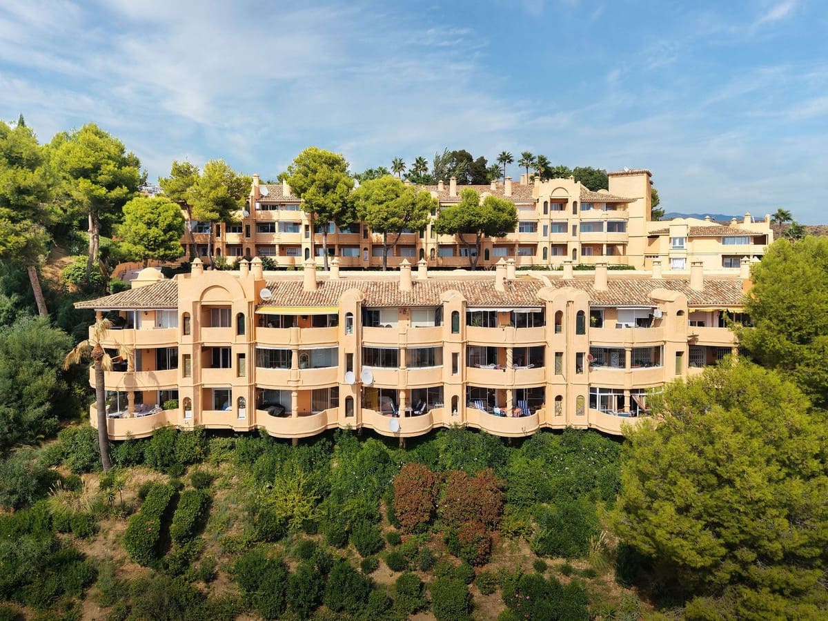 Apartamento de 2 habitaciones en Calahonda en venta con piscina garaje - 320.000 € (Ref: 10170432)