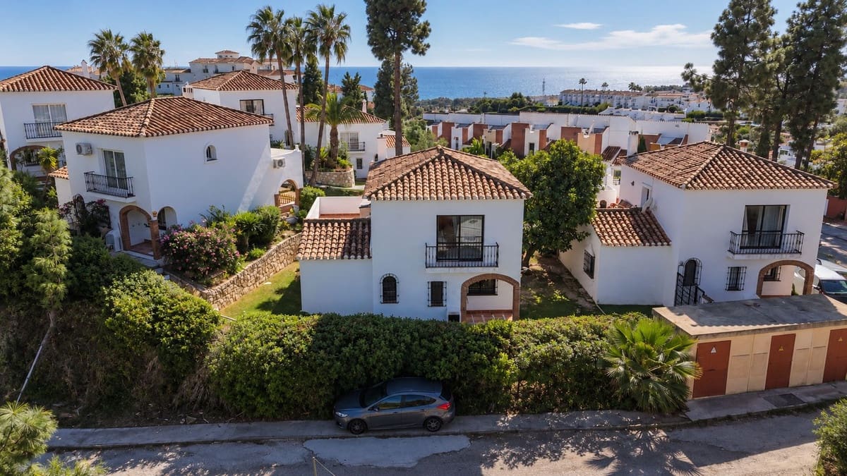 3 soveværelse Villa til salg i Calahonda med swimmingpool garage - € 600.000 (Ref: 10170433)