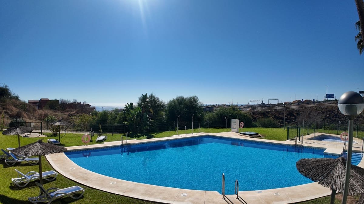 Apartamento de 2 habitaciones en Riviera del Sol en venta con piscina garaje - 490.000 € (Ref: 10176118)
