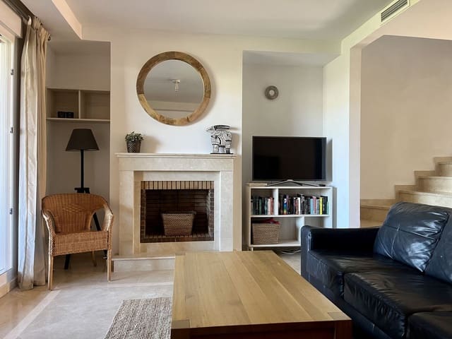 4 soveværelse Byhus til salg i Cabopino - Artola, Marbella med swimmingpool garage - € 600.000 (Ref: 10179682)