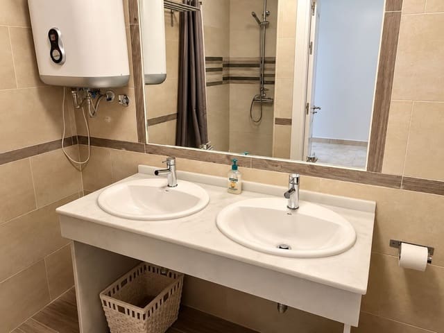 4 soveværelse Byhus til salg i Cabopino - Artola, Marbella med swimmingpool garage - € 600.000 (Ref: 10179682)