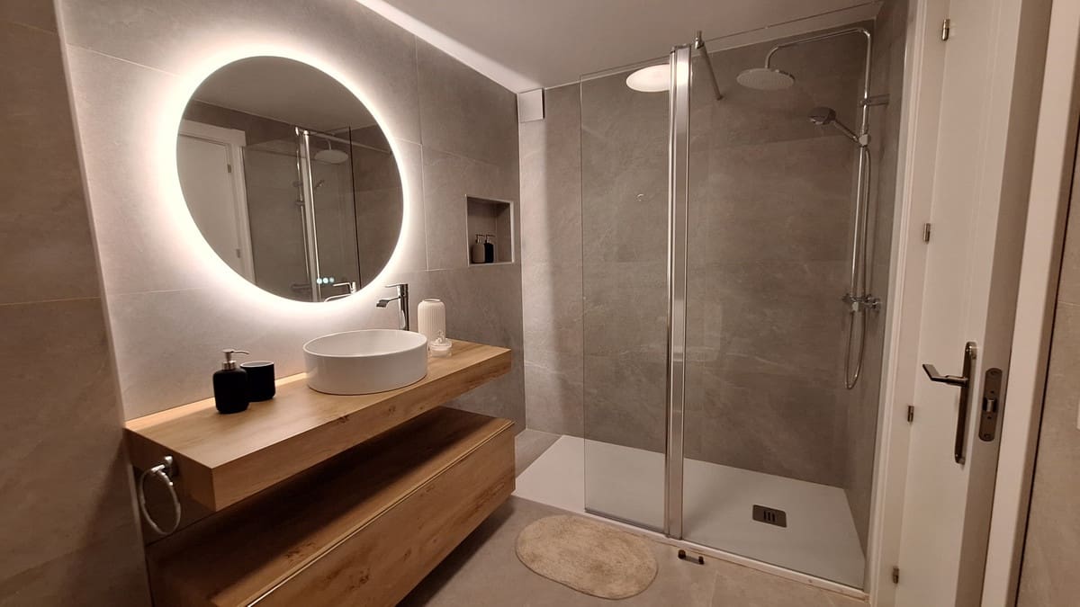 3 bedroom Penthouse for sale in Estepona with garage - € 429,900 (Ref: 9381995)