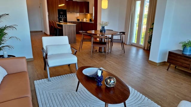 3 bedroom Penthouse for sale in Estepona with garage - € 429,900 (Ref: 9381995)