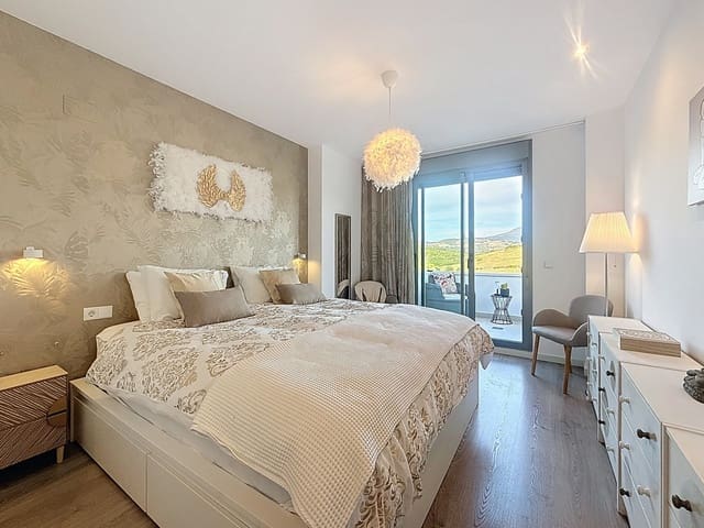 2 soverom Penthouse til salgs i Estepona med svømmebasseng - € 515 000 (Ref: 9384903)