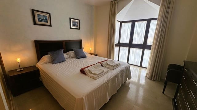 3 sypialnia Penthouse na sprzedaż w Casares z basenem garażem - 355 000 € (Ref: 9384904)