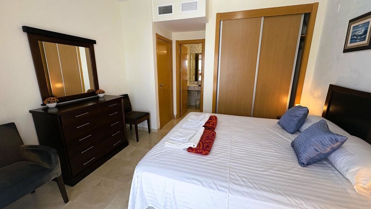 3 sypialnia Penthouse na sprzedaż w Casares z basenem garażem - 355 000 € (Ref: 9384904)