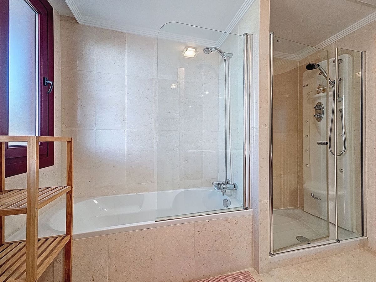 2 soverom Leilighet til salgs i Casares med svømmebasseng garasje - € 350 000 (Ref: 9384905)