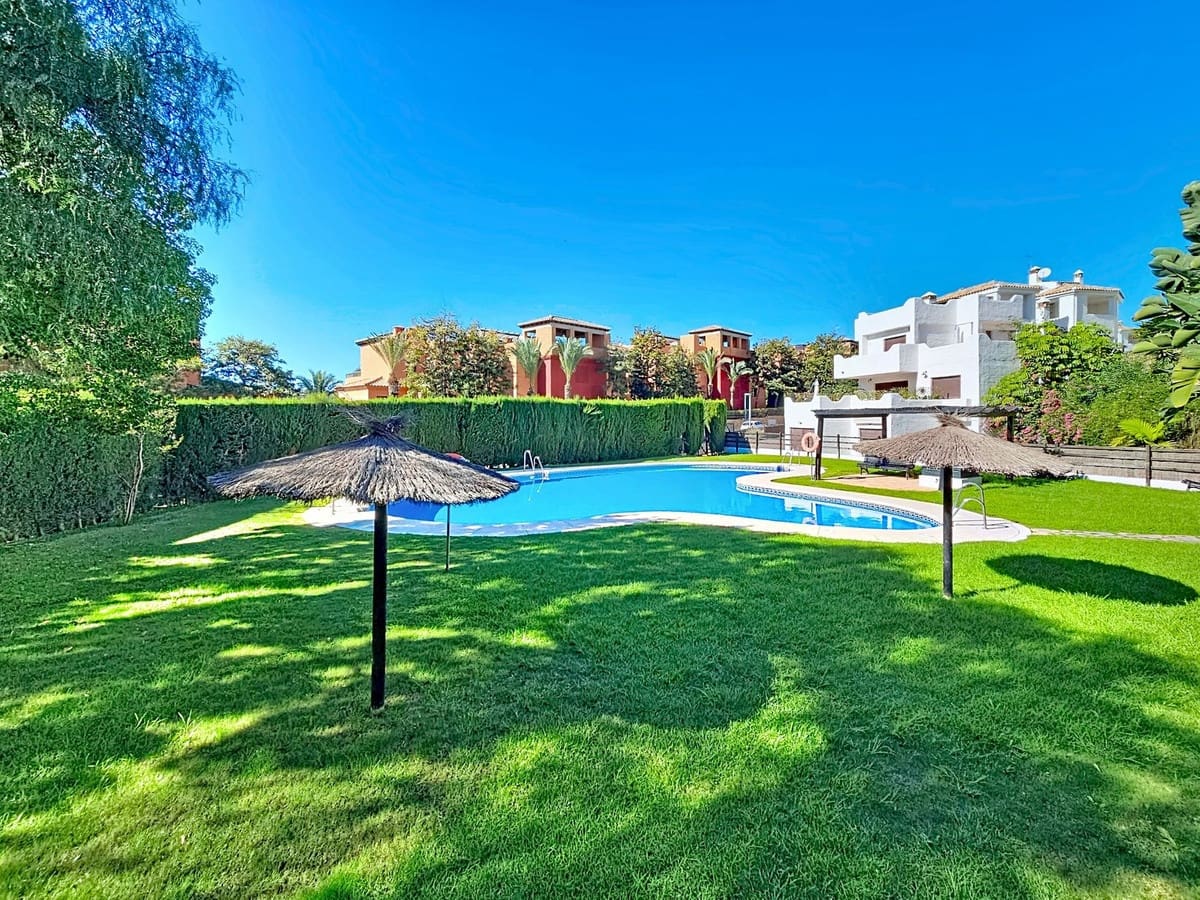 2 soverom Leilighet til salgs i Casares med svømmebasseng garasje - € 350 000 (Ref: 9384905)