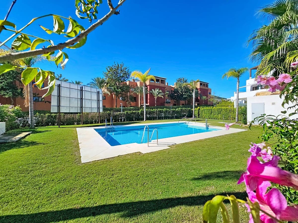 2 soverom Leilighet til salgs i Casares med svømmebasseng garasje - € 350 000 (Ref: 9384905)