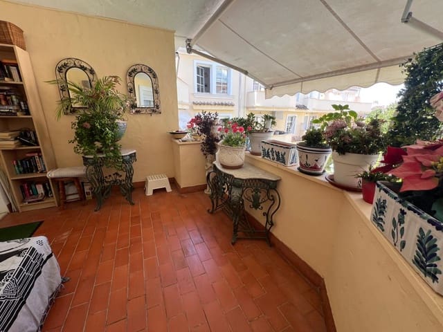 2 soveværelse Lejlighed til salg i El Paraiso, Estepona med swimmingpool garage - € 299.999 (Ref: 9384906)