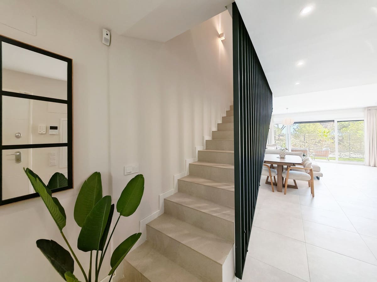 4 soveværelse Byhus til salg i La Cala de Mijas med swimmingpool garage - € 845.000 (Ref: 9386633)