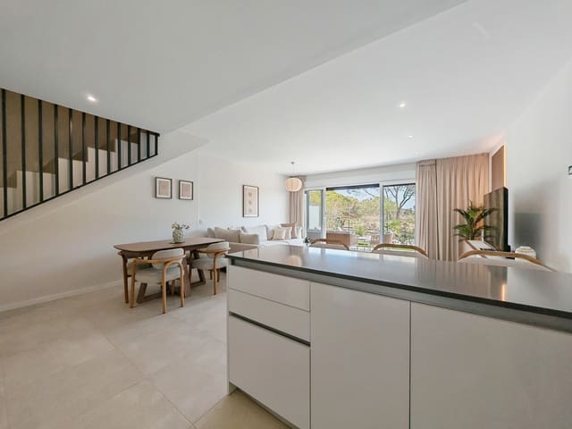 4 soveværelse Byhus til salg i La Cala de Mijas, Mijas med swimmingpool garage - € 845.000 (Ref: 9386633)