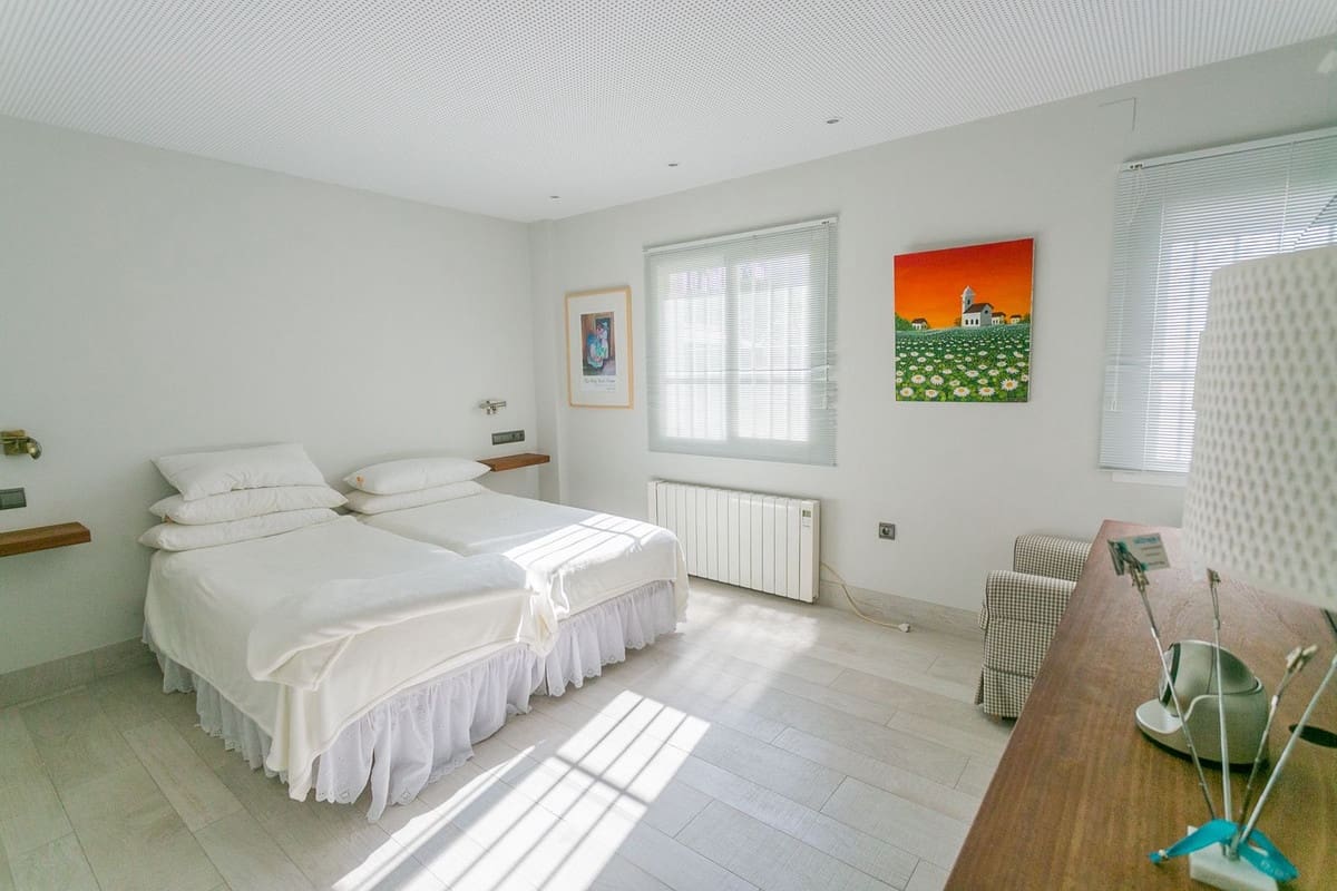 3 makuuhuone Huoneisto myytävänä paikassa Guadalmina mukana uima-altaan 
autotalli - 530 000 € (Ref: 9388646)