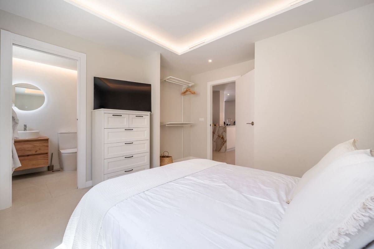 4 soverom Penthouse til salgs i Nueva Andalucia med svømmebasseng garasje - € 845 000 (Ref: 9393470)