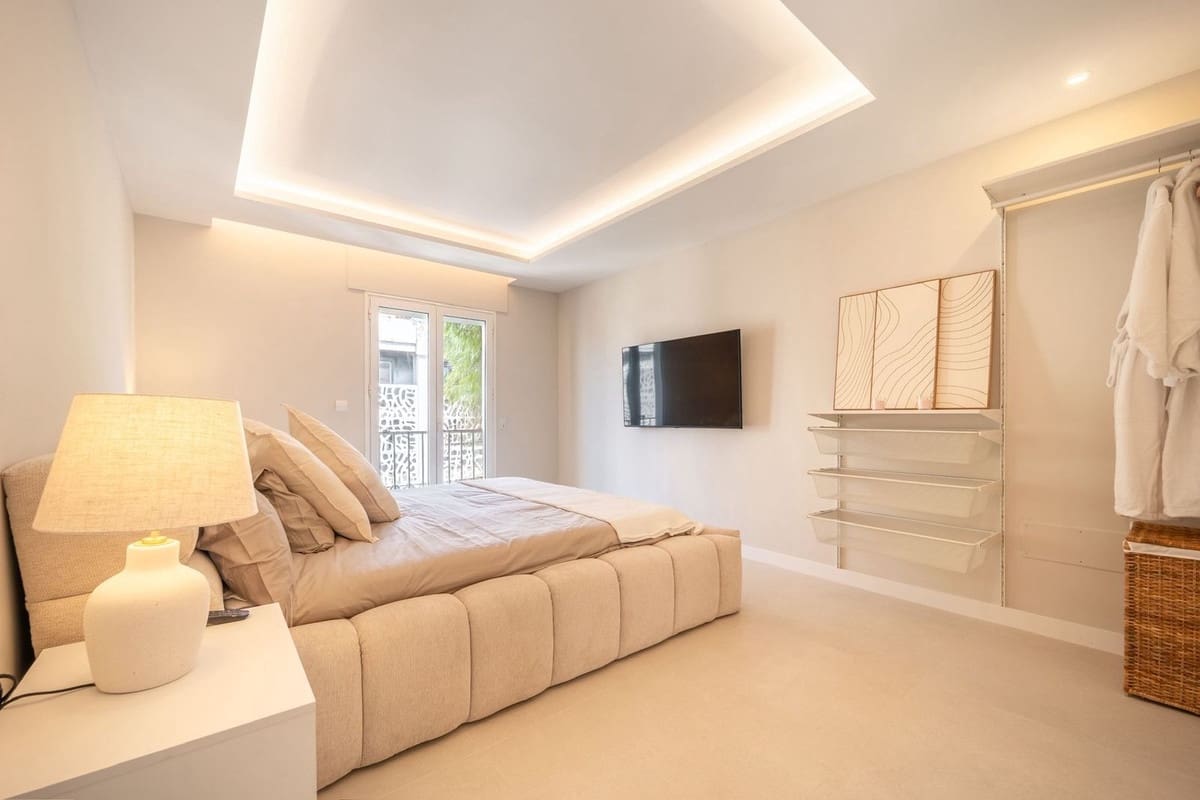 4 soverom Penthouse til salgs i Nueva Andalucia med svømmebasseng garasje - € 845 000 (Ref: 9393470)