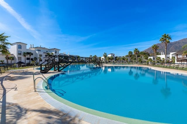 4 quarto Apartamento para venda em Estepona com piscina garagem - 975 000 € (Ref: 9407853)