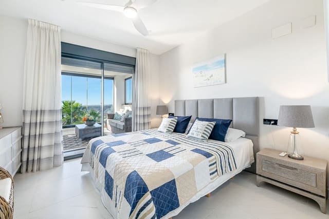 4 quarto Apartamento para venda em Estepona com piscina garagem - 975 000 € (Ref: 9407853)