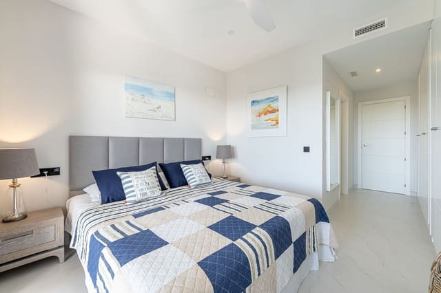 4 quarto Apartamento para venda em Estepona com piscina garagem - 975 000 € (Ref: 9407853)