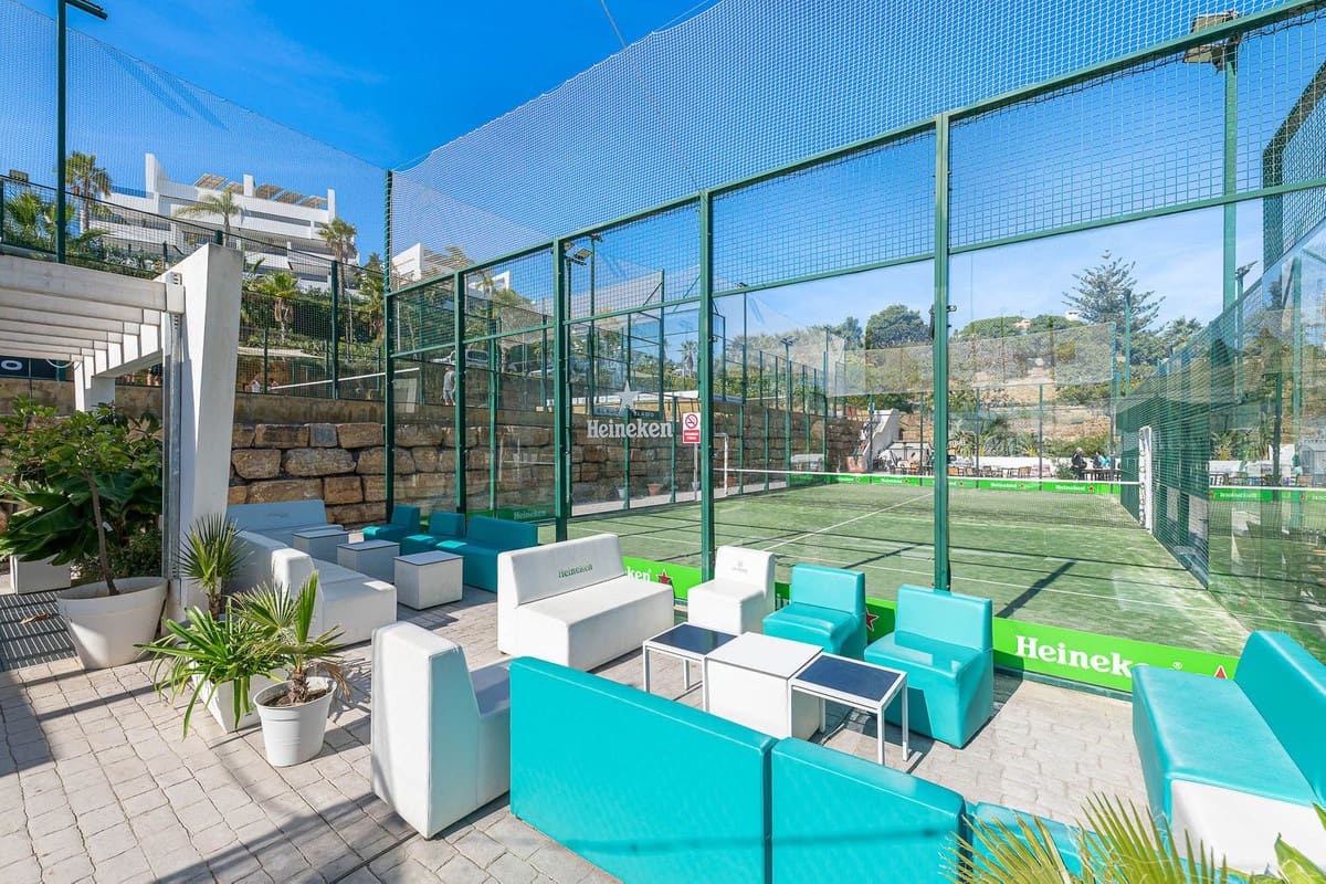 4 bedroom Apartment for sale in Estepona with pool garage - € 975,000 (Ref: 9407853)