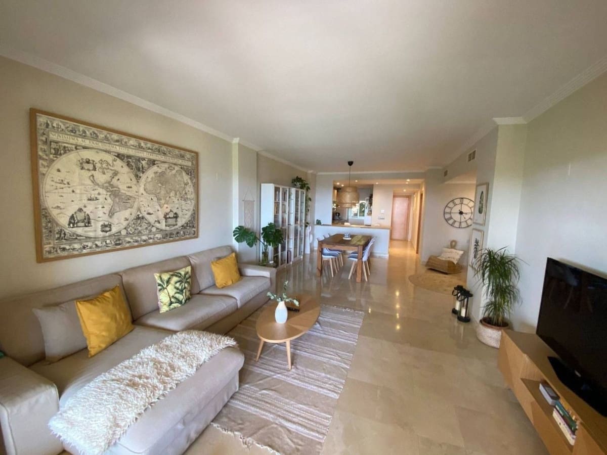 2 bedroom Apartment for sale in Estepona with pool - € 350,000 (Ref: 9407854)