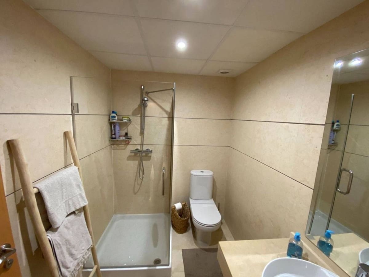 2 bedroom Apartment for sale in Estepona with pool - € 350,000 (Ref: 9407854)