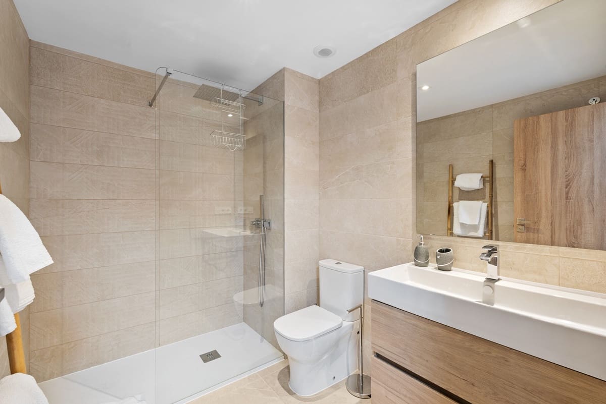 2 quarto Apartamento para venda em Estepona com piscina - 379 000 € (Ref: 9410300)