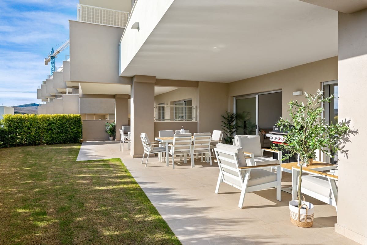 2 quarto Apartamento para venda em Estepona com piscina - 379 000 € (Ref: 9410300)