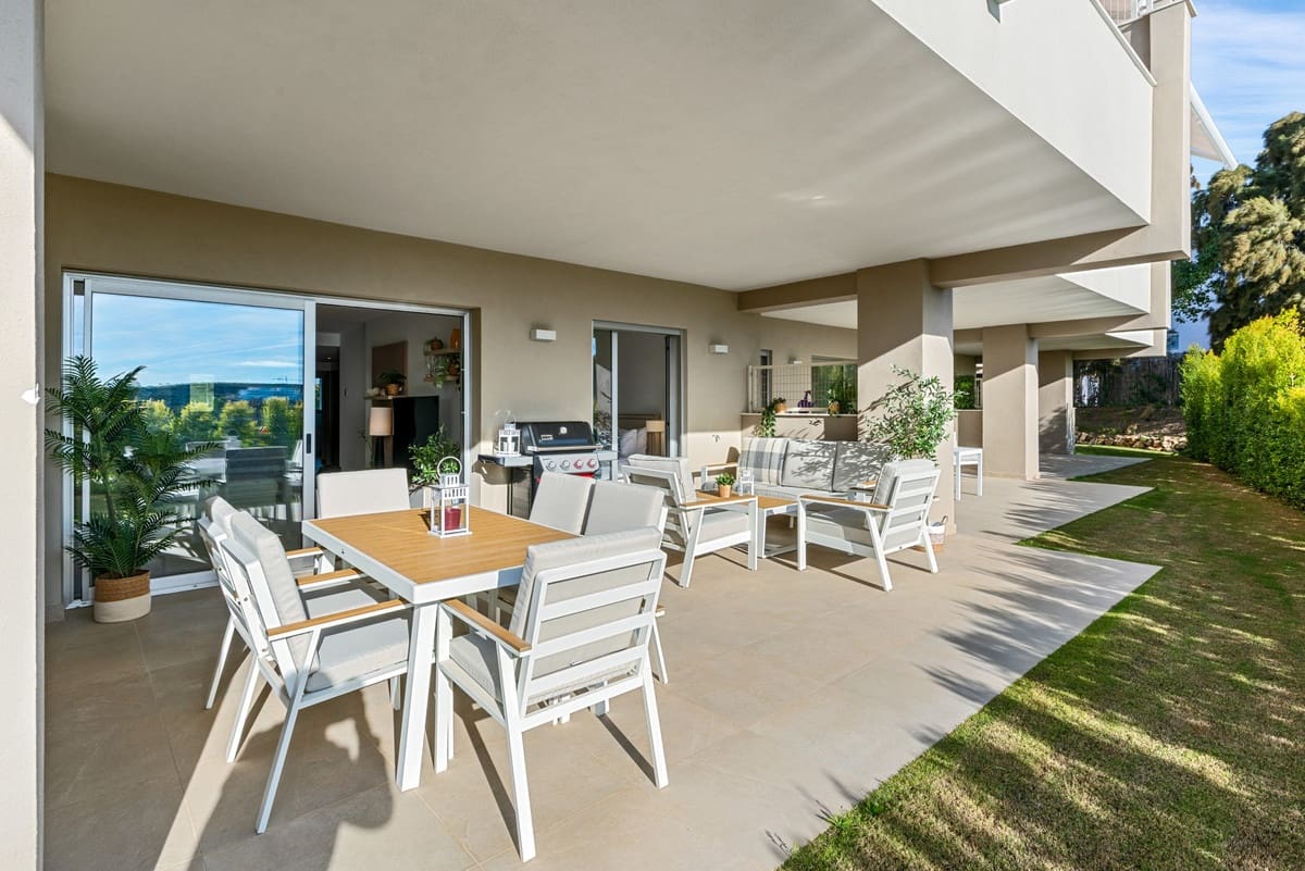 2 quarto Apartamento para venda em Estepona com piscina - 379 000 € (Ref: 9410300)