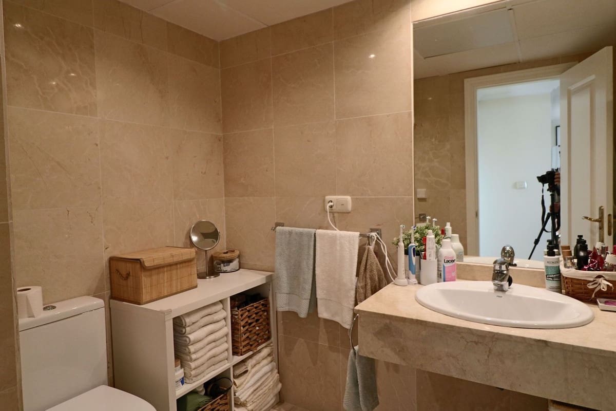 2 makuuhuone Huoneisto myytävänä paikassa Marbella mukana uima-altaan 
autotalli - 445 000 € (Ref: 9410306)