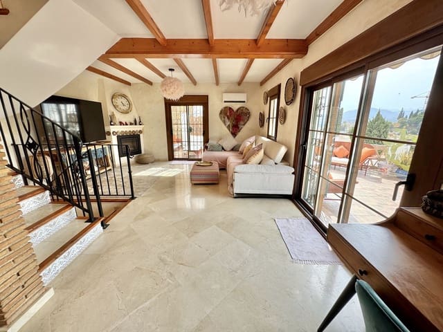 2 soveværelse Semi-Rækkehus til salg i Mijas Golf, Mijas med swimmingpool garage - € 385.000 (Ref: 9411245)