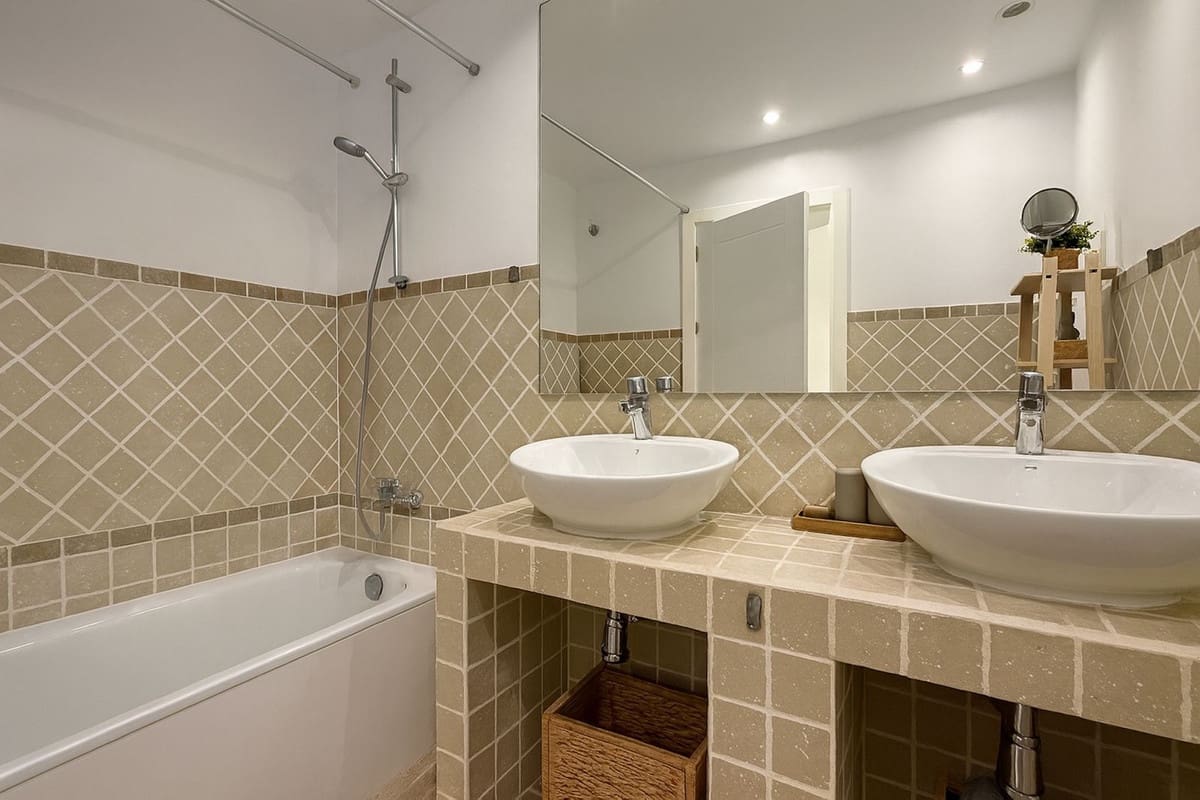 2 bedroom Apartment for sale in New Golden Mile with pool garage - € 349,000 (Ref: 9414569)