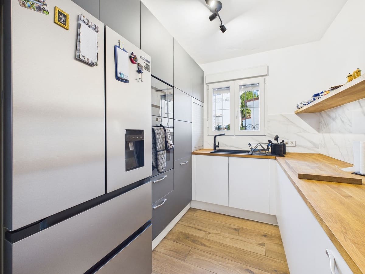 3 camera da letto Villa in vendita in Estepona con piscina garage - 390.000 € (Rif: 9418794)