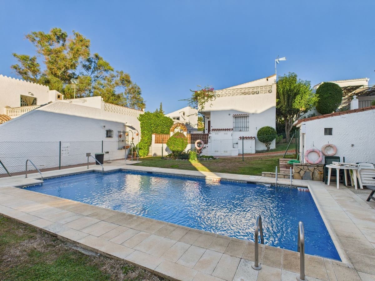 3 camera da letto Villa in vendita in Estepona con piscina garage - 390.000 € (Rif: 9418794)