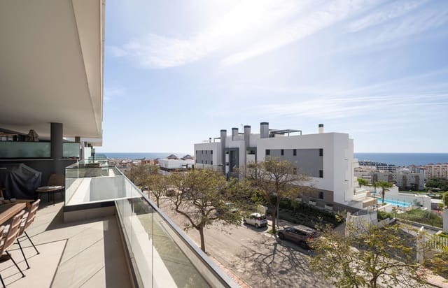 4 bedroom Apartment for sale in Estepona with pool garage - € 885,000 (Ref: 9424162)