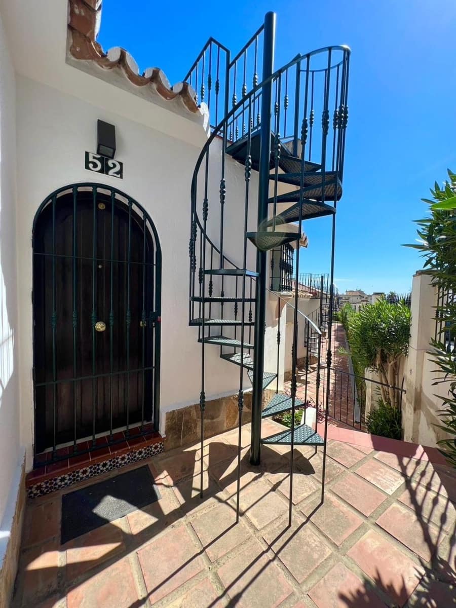 2 slaapkamer Bungalow te koop in Riviera del Sol met zwembad - € 385.000 (Ref: 9425382)