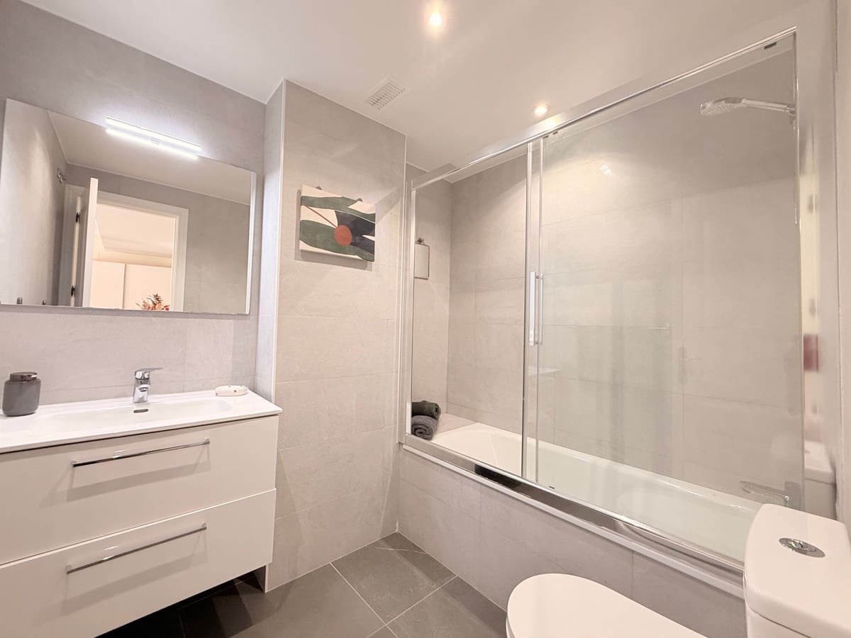 3 Zimmer Apartment zu verkaufen in Puerto Banus mit Pool - 430.000 € (Ref: 9425392)