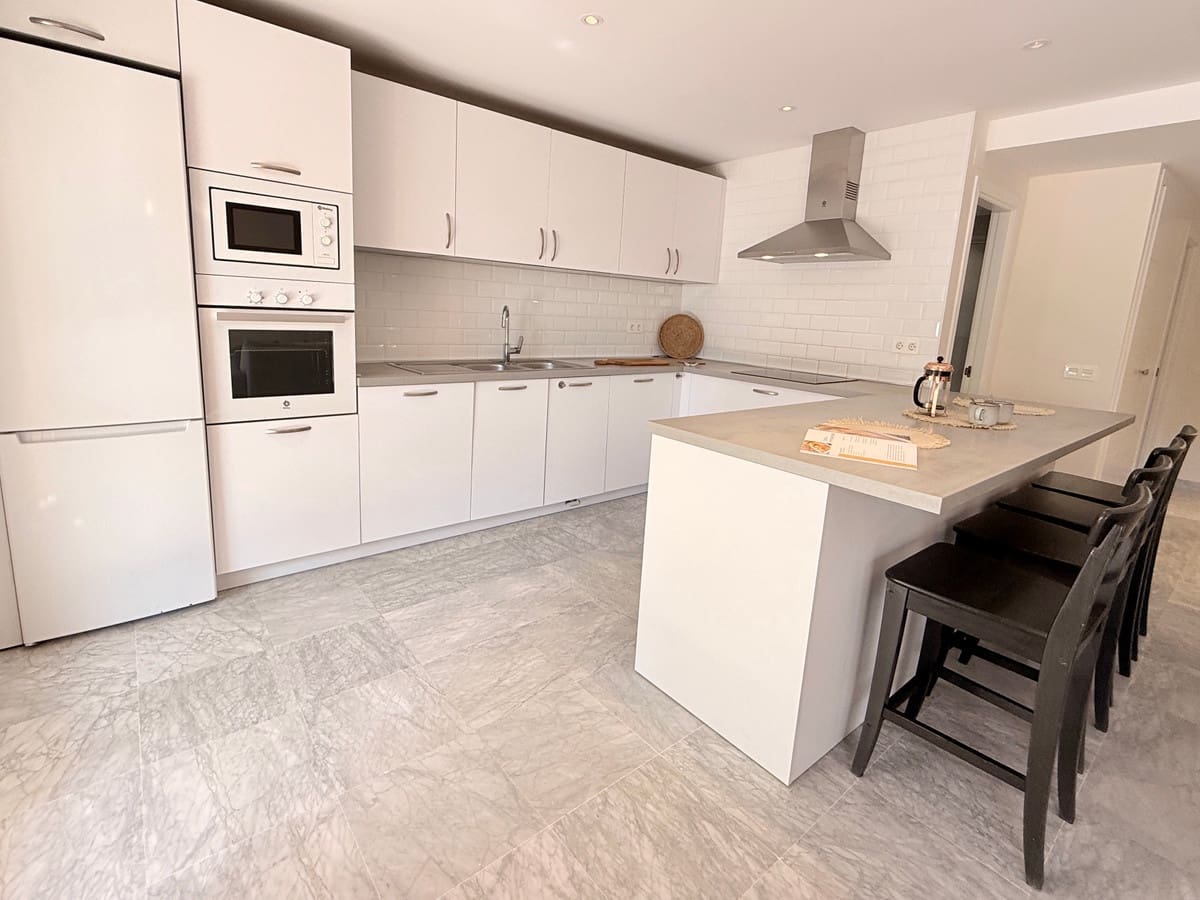 3 Zimmer Apartment zu verkaufen in Puerto Banus mit Pool - 430.000 € (Ref: 9425392)