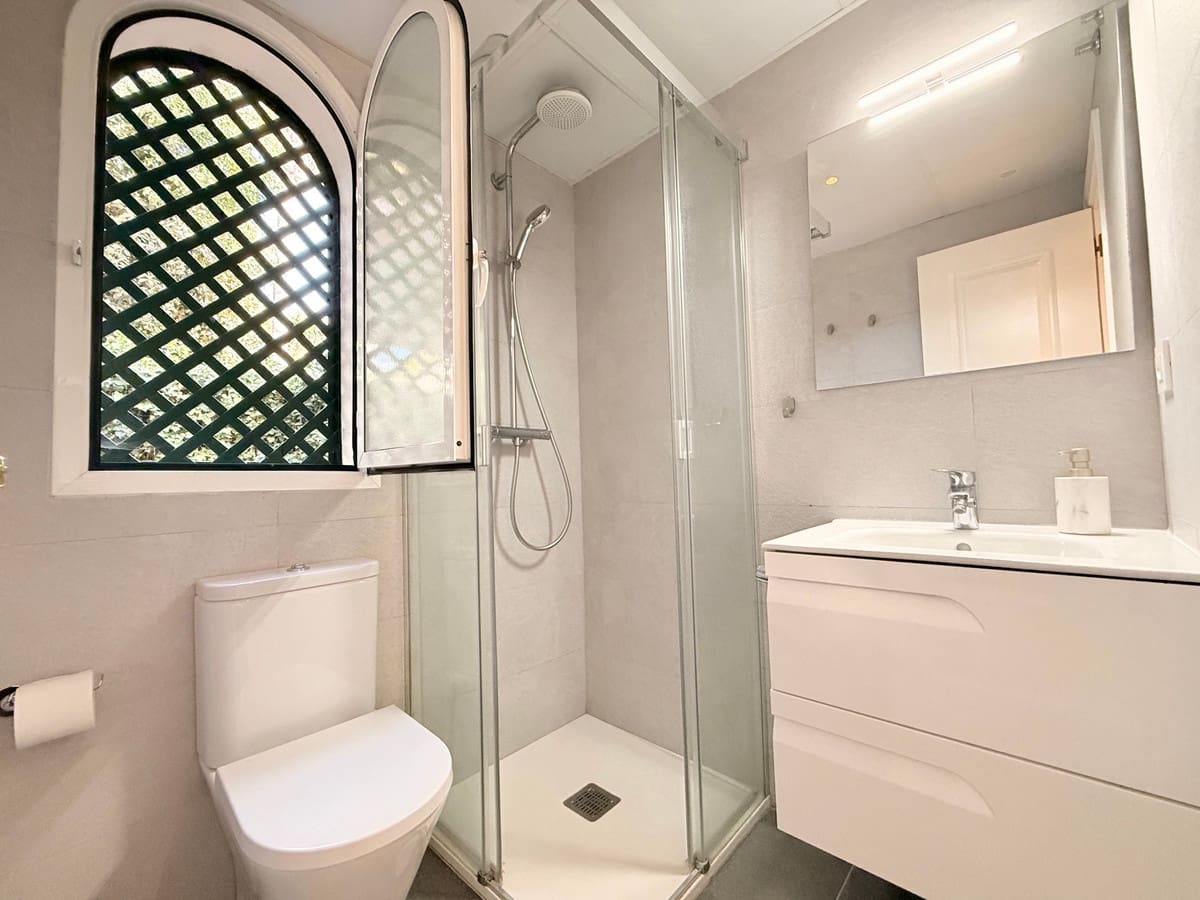 3 Zimmer Apartment zu verkaufen in Puerto Banus mit Pool - 430.000 € (Ref: 9425392)