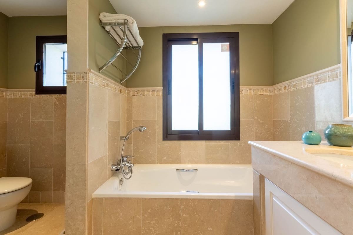 5 soveværelse Villa til salg i Mijas Golf med swimmingpool garage - € 1.500.000 (Ref: 9425394)