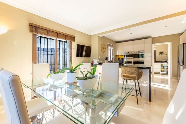 5 soveværelse Villa til salg i Mijas Golf, Mijas med swimmingpool garage - € 1.500.000 (Ref: 9425394)