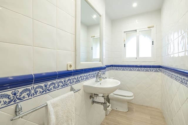 3 soveværelse Penthouse til salg i Elviria, Marbella med swimmingpool garage - € 1.250.000 (Ref: 9426577)