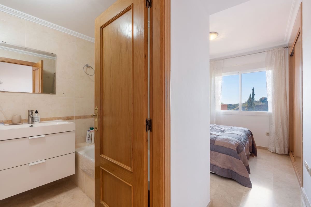 2 sypialnia Apartament na sprzedaż w Riviera del Sol z basenem garażem - 325 000 € (Ref: 9426578)