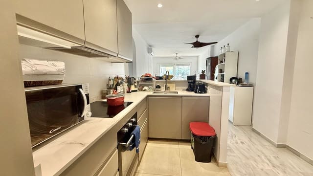 2 soveværelse Lejlighed til salg i Calahonda, Mijas med swimmingpool garage - € 330.000 (Ref: 9428520)