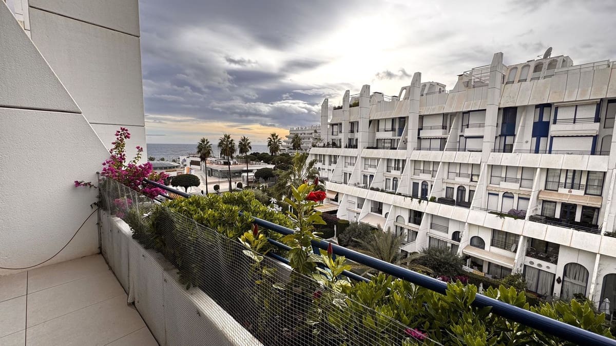 3 slaapkamer Penthouse te koop in Marbella met zwembad garage - € 935.000 (Ref: 9438983)