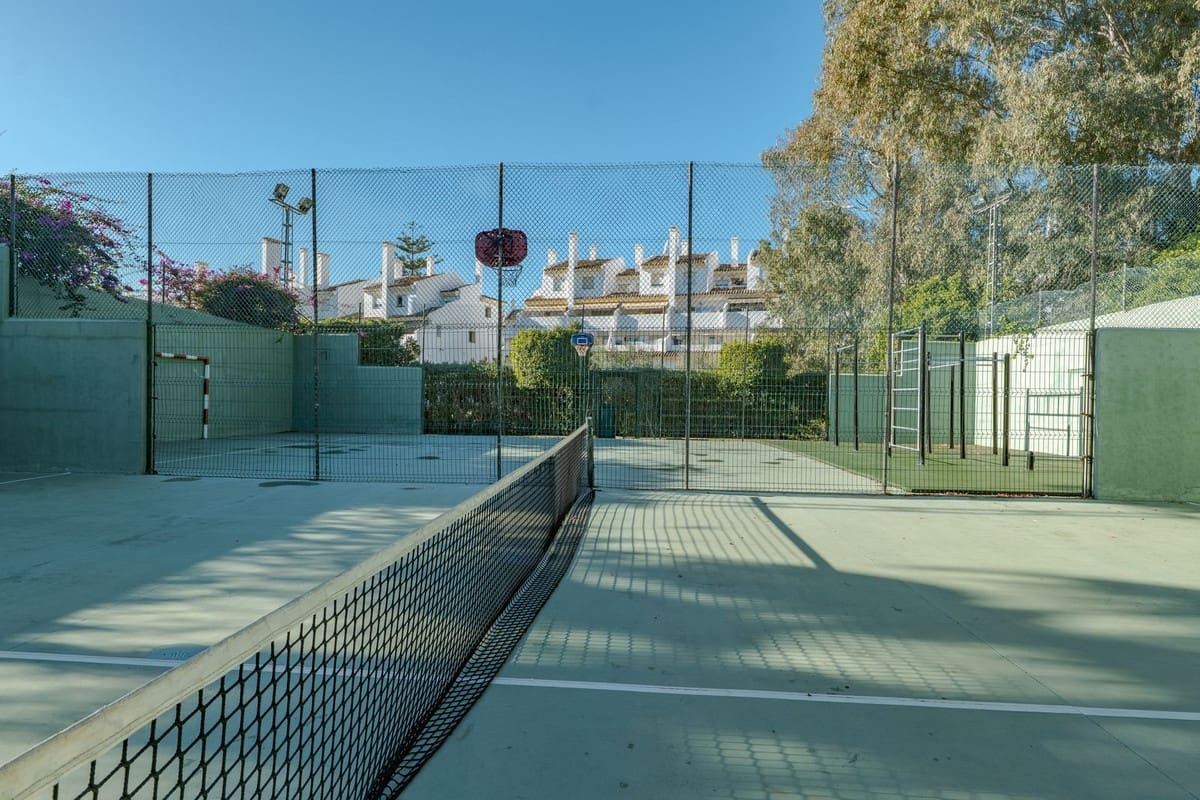 2 Zimmer Apartment zu verkaufen in Calahonda mit Pool Garage - 339.000 € (Ref: 9440027)