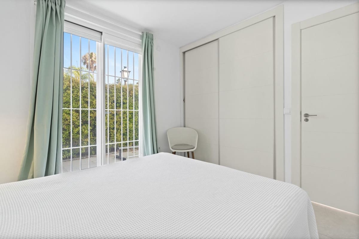 3 makuuhuone Paritalo myytävänä paikassa Marbesa mukana uima-altaan 
autotalli - 1 595 000 € (Ref: 9441227)