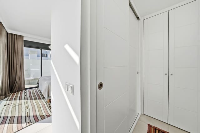 3 sypialnia Penthouse na sprzedaż w El Paraíso, Benahavís z basenem garażem - 1 180 000 € (Ref: 9441228)