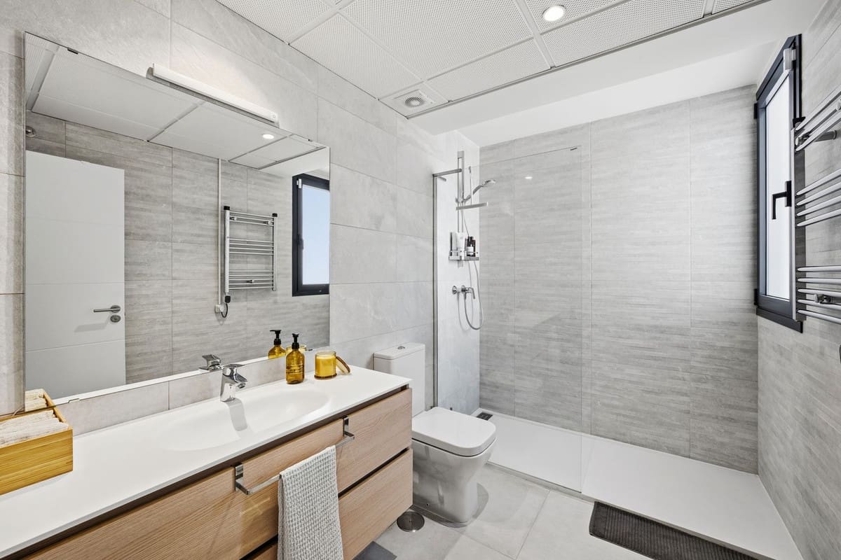 3 sovrum Takvåning till salu i Benahavis med pool garage - 1 180 000 € (Ref: 9441228)