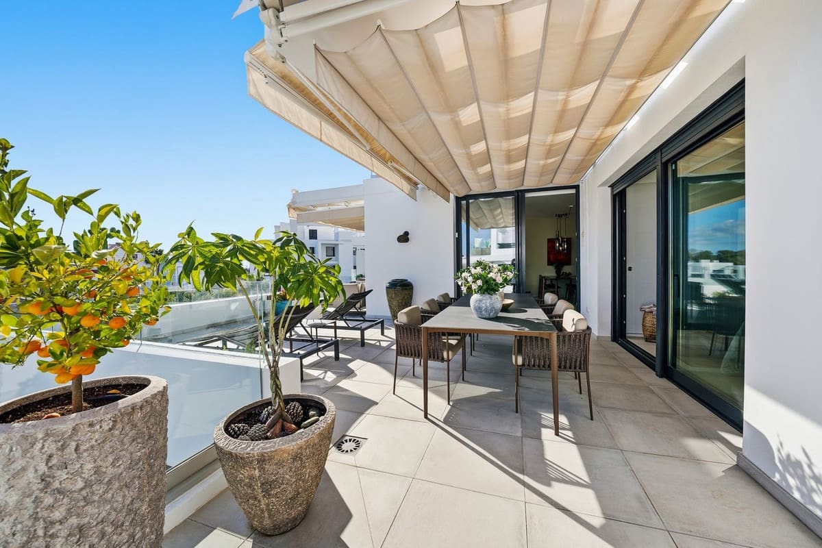 3 sovrum Takvåning till salu i Benahavis med pool garage - 1 180 000 € (Ref: 9441228)