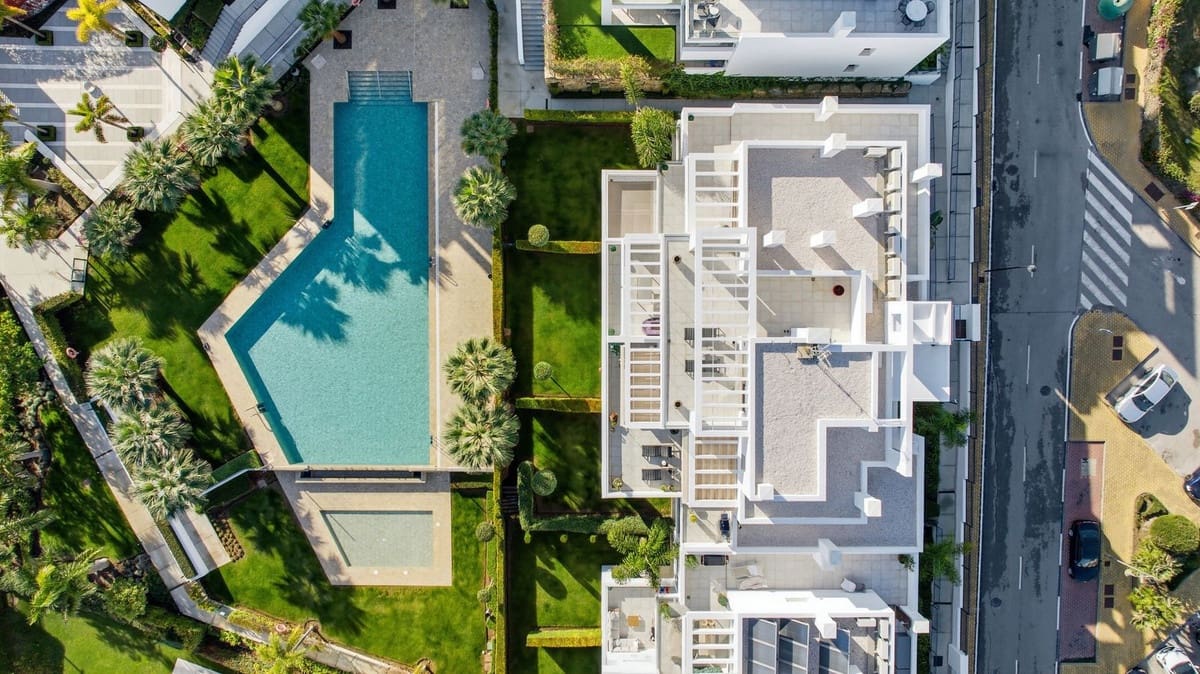 3 sovrum Takvåning till salu i Benahavis med pool garage - 1 180 000 € (Ref: 9441228)